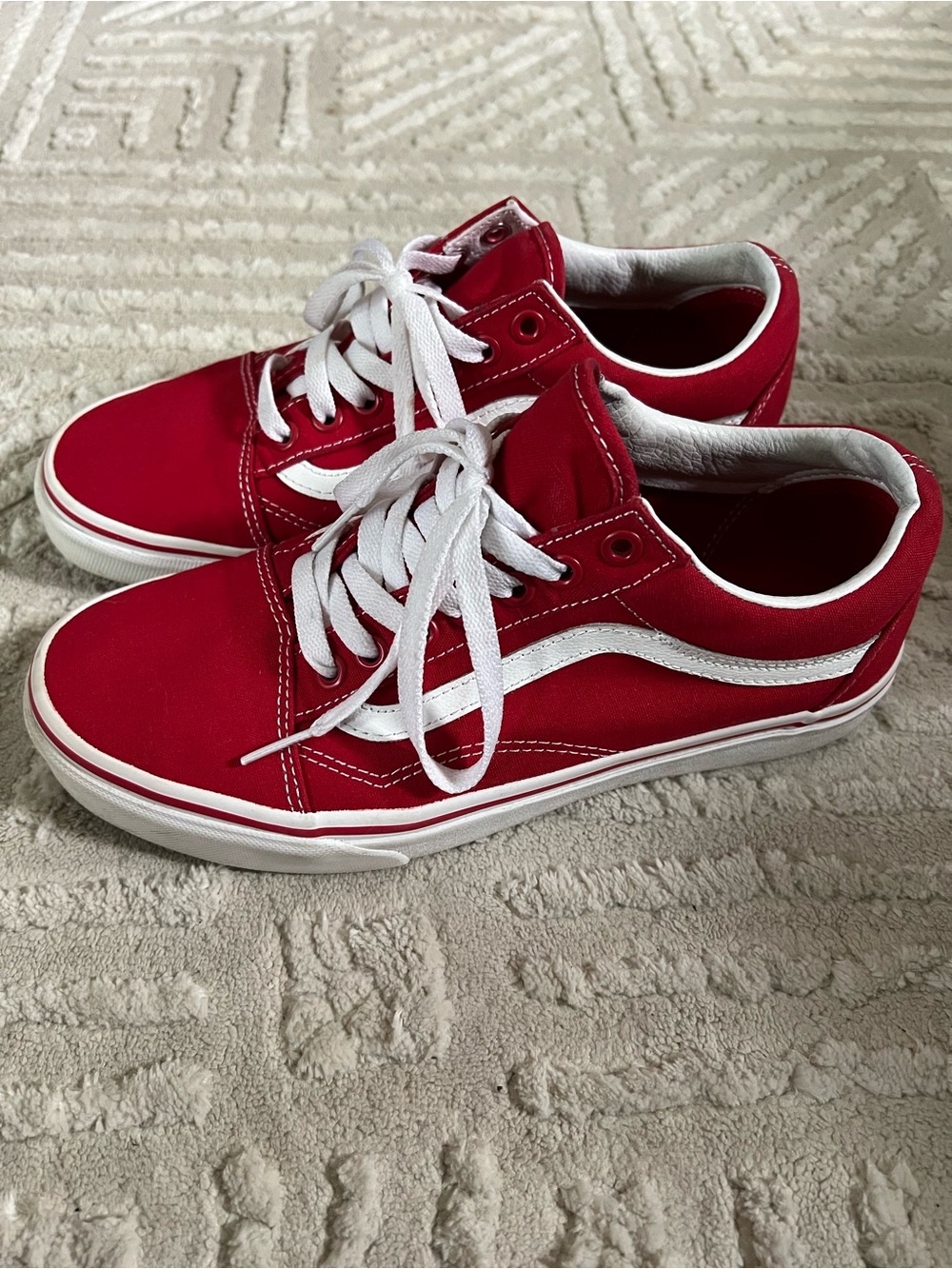 Vans Old Skool Red Canvas Sneakers Unisex Men’s 7 Women’s 8.5 Low Top Skate Shoe